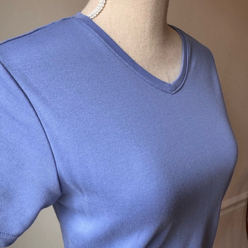 Lands’ End Women's Top Violet Classic V-Neck 100% Cotton XS - Picture 2 of 10